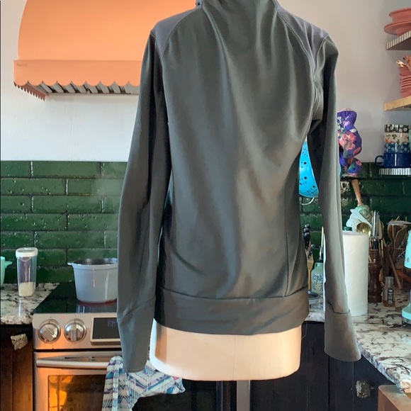 The North Face shirt - Picture 2 of 3